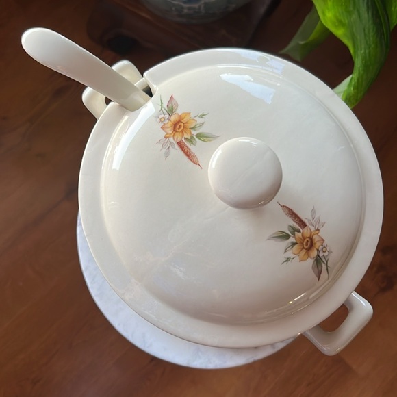 Vintage Floral Pedestal Tureen With Ladle / Large Ceramic Cottage Style - Picture 11 of 12